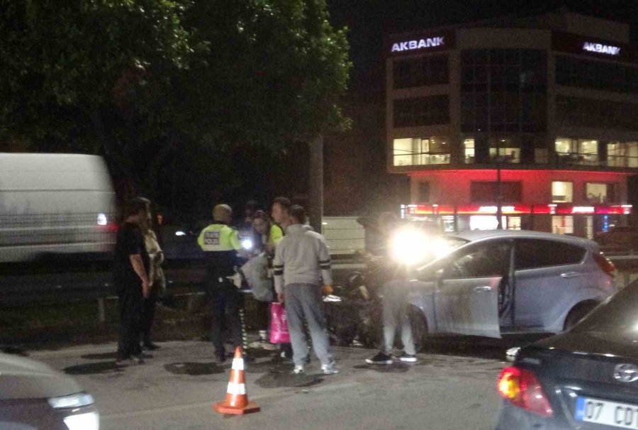 Aracın Hurdaya Döndüğü Kazayı Burnu Bile Kanamadan Atlattı
