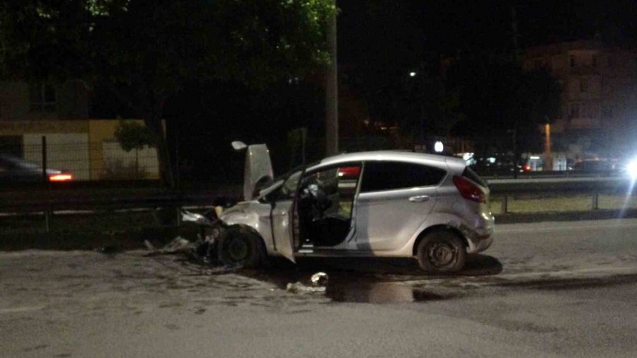 Aracın Hurdaya Döndüğü Kazayı Burnu Bile Kanamadan Atlattı