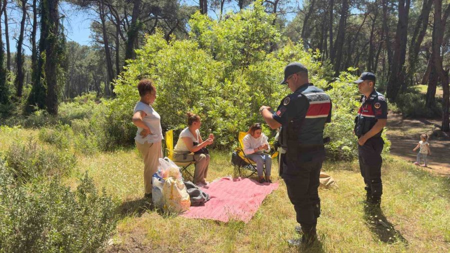 Antalya’da Ormanlara Girişler Yasaklandı, Jandarma Vatandaşları Tek Tek Uyardı