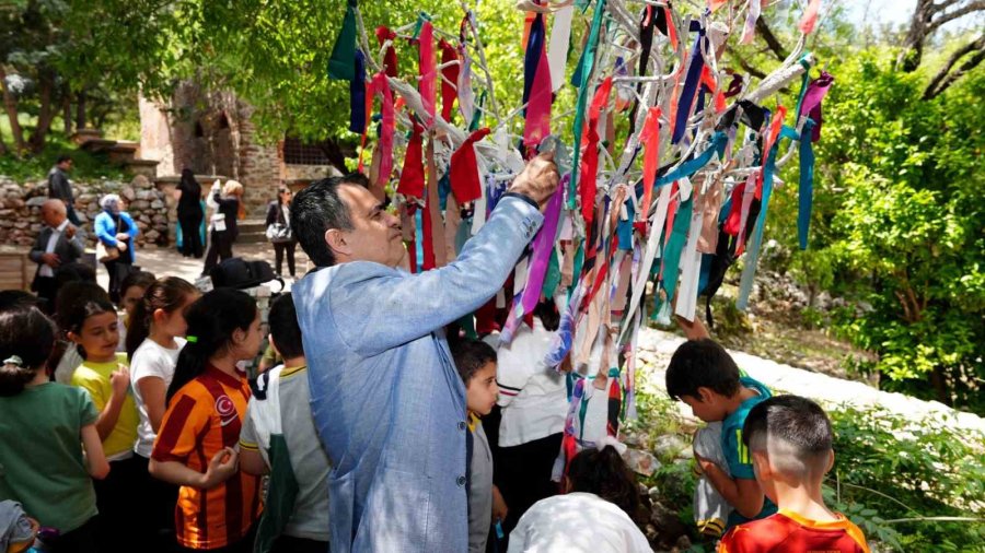 Alanya’da Hıdırellez Coşkusu: Çocuklar Geleneksel Oyunlarla Baharı Karşıladı