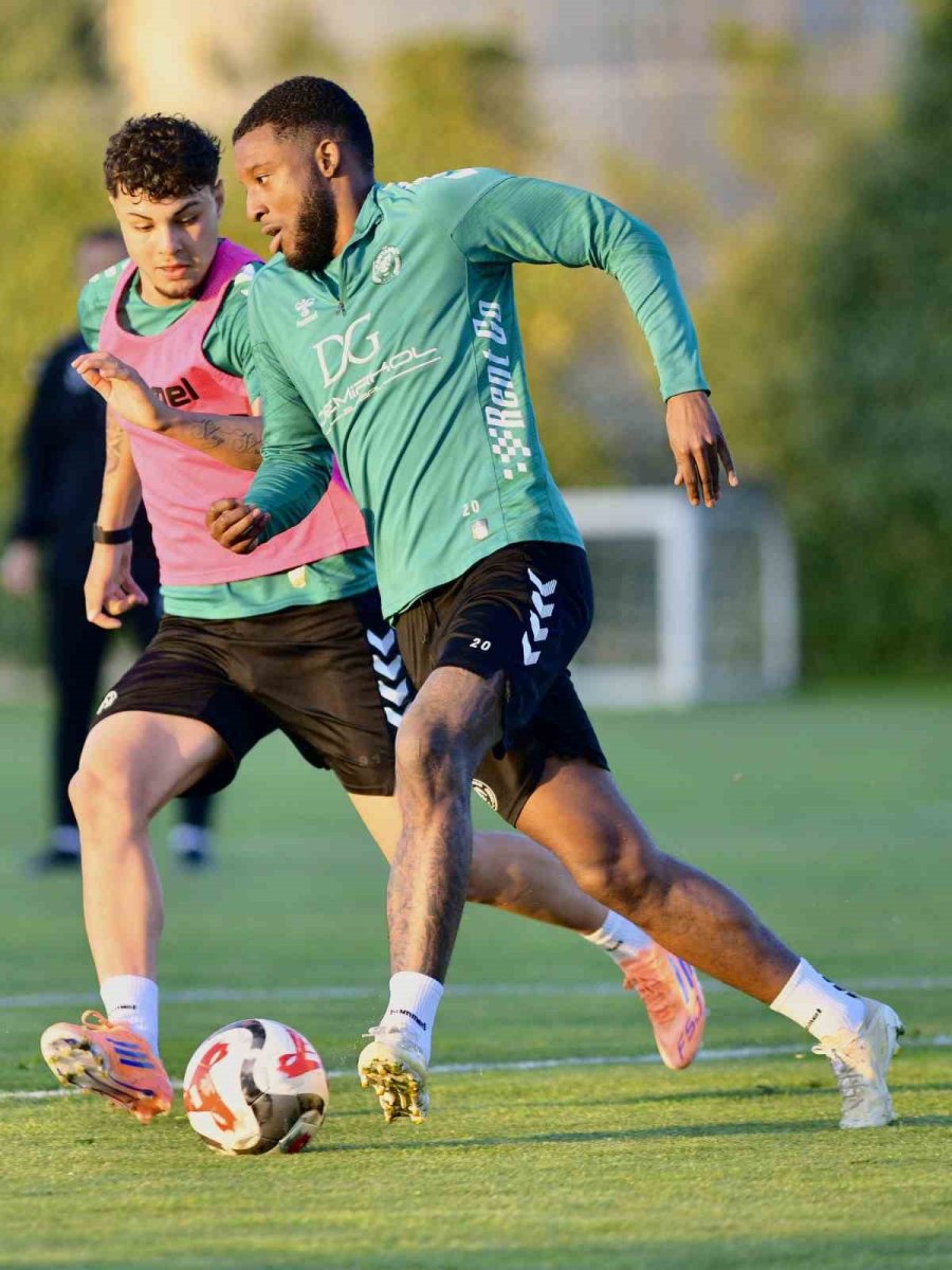 Konyaspor, Fenerbahçe Maçının Hazırlıklarına Başladı