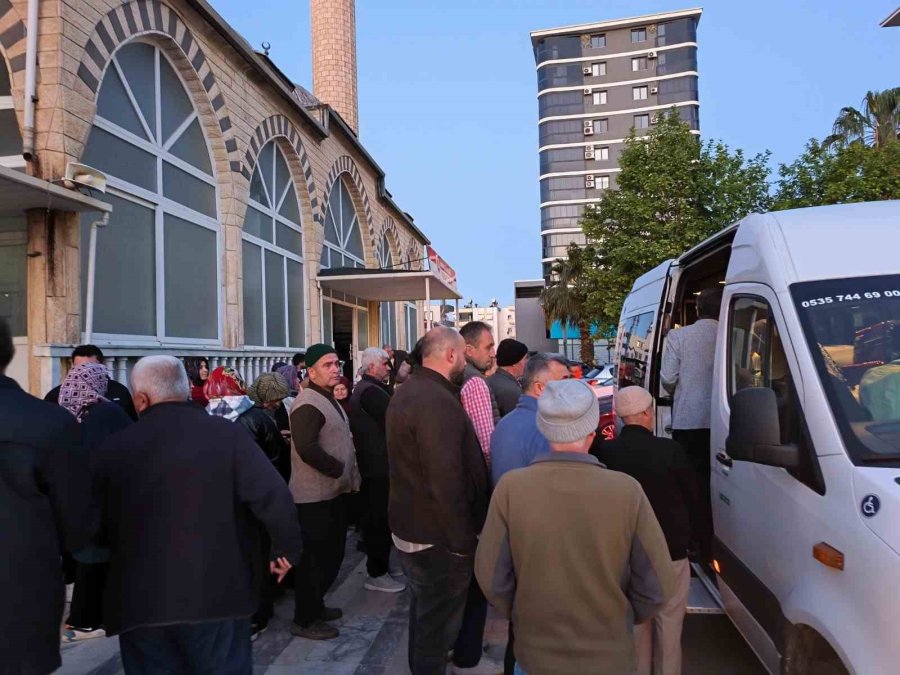 Anamurlu Hacı Adayları, Dualarla Kutsal Topraklara Uğurlandı