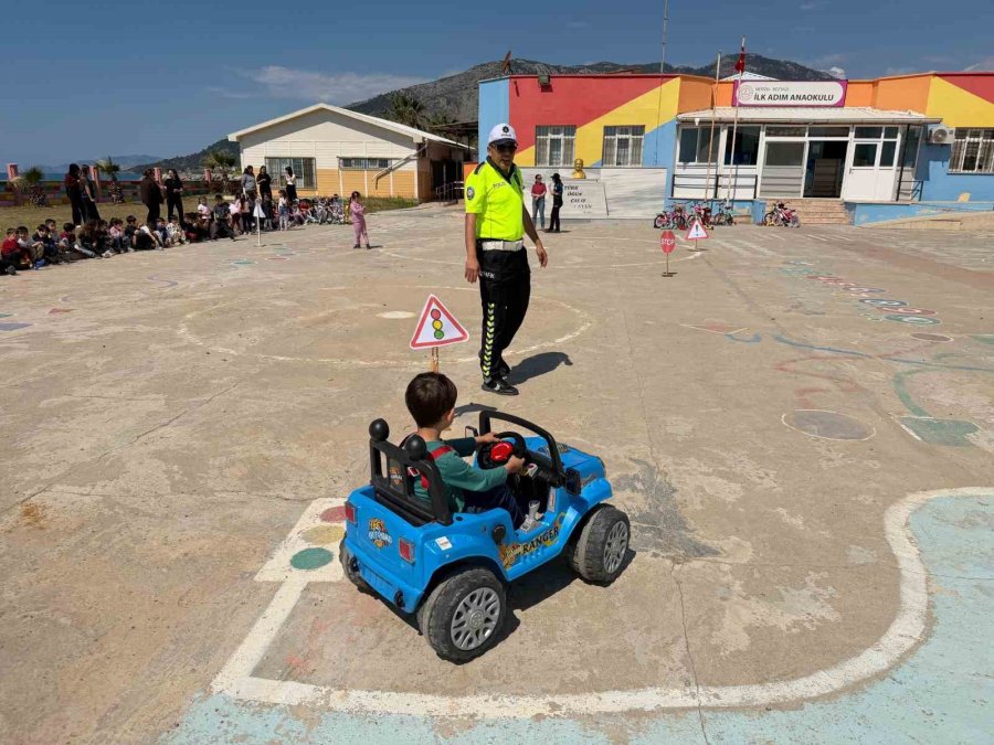 Bozyazı’da Miniklere Trafik Haftası Eğitimi