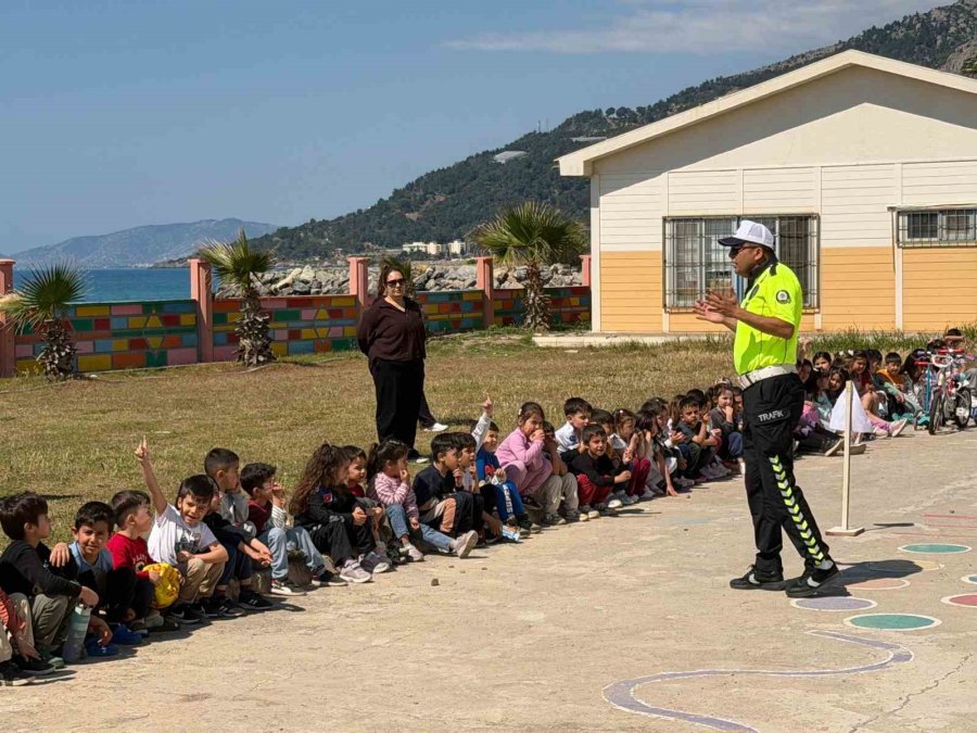 Bozyazı’da Miniklere Trafik Haftası Eğitimi