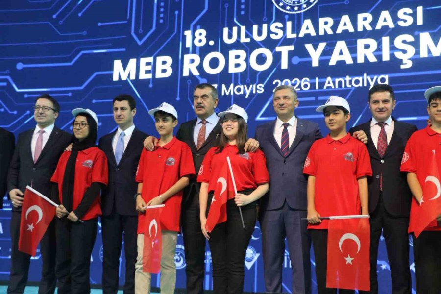 Bakan Tekin: "100 Ortaöğretim Öğrencisinin 43’ü Mesleki Eğitime Kayıt Yaptırdı"