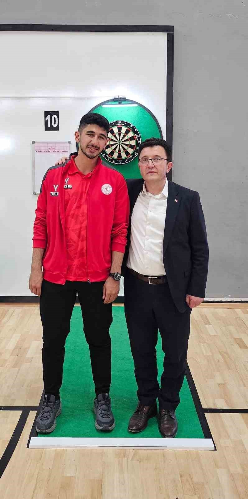 Niğdeli Sporcu Dart Bölge Turnuvası’nda Dördüncü Oldu