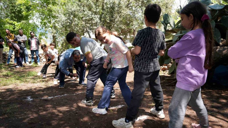 Alanya’da Hıdırellez Coşkusu: Çocuklar Geleneksel Oyunlarla Baharı Karşıladı