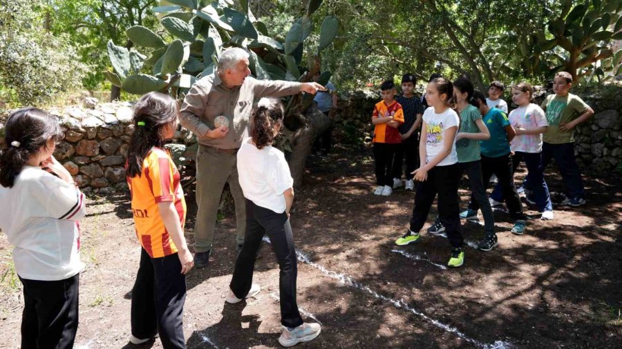 Alanya’da Hıdırellez Coşkusu: Çocuklar Geleneksel Oyunlarla Baharı Karşıladı