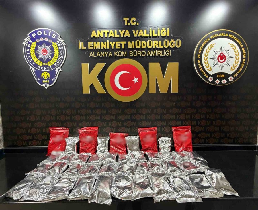 Antalya’da Kaçakçılık Operasyonlarında Silah Ve Kaçak Ürünler Ele Geçirildi