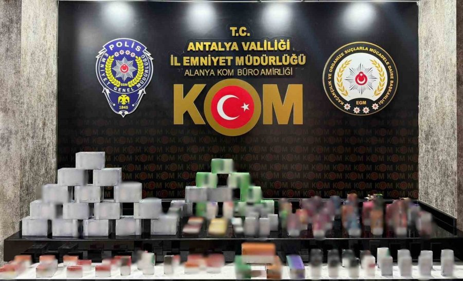 Antalya’da Kaçakçılık Operasyonlarında Silah Ve Kaçak Ürünler Ele Geçirildi