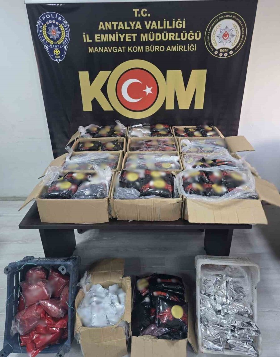 Antalya’da Kaçakçılık Operasyonlarında Silah Ve Kaçak Ürünler Ele Geçirildi