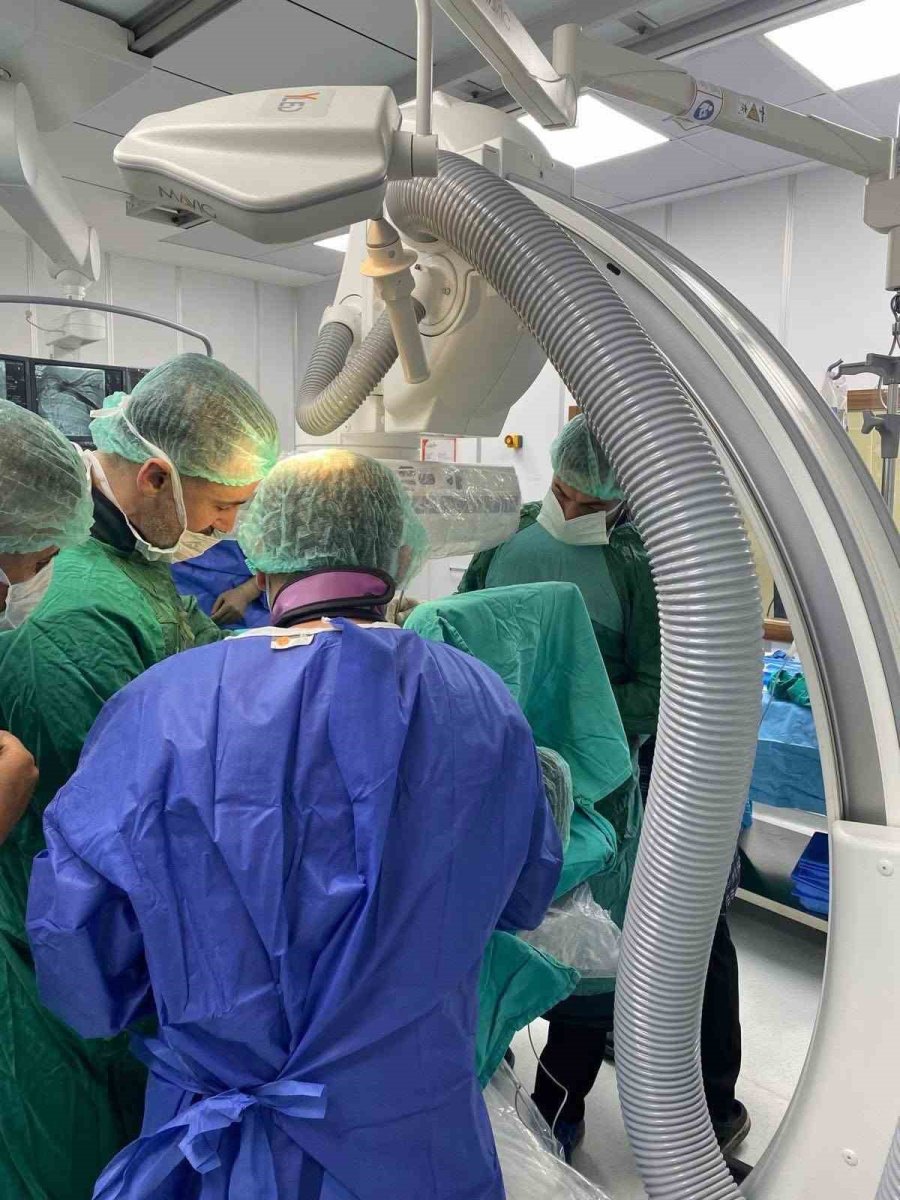 Tarsus Devlet Hastanesi’nde Şoklama Özellikli Kalp Pili Takıldı