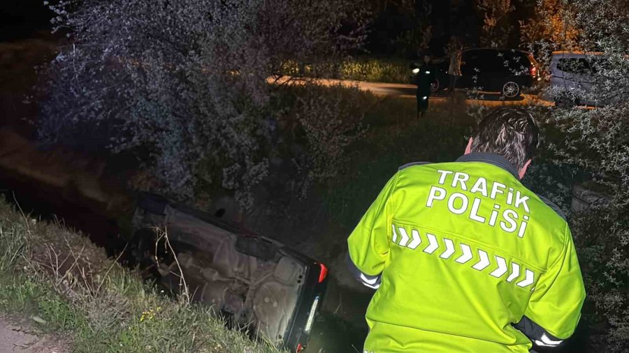 Aksaray’da Sulama Kanalına Düşen Araç Ekipleri Alarma Geçirdi