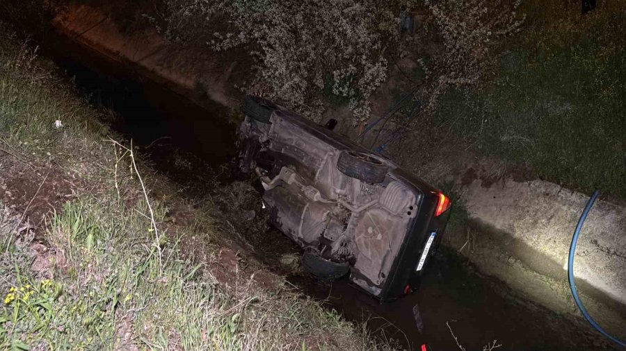 Aksaray’da Sulama Kanalına Düşen Araç Ekipleri Alarma Geçirdi
