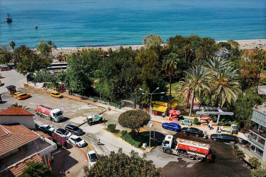 Temizlik İşleri Ekipleri Alanya’yı Bayrama Hazırlıyor