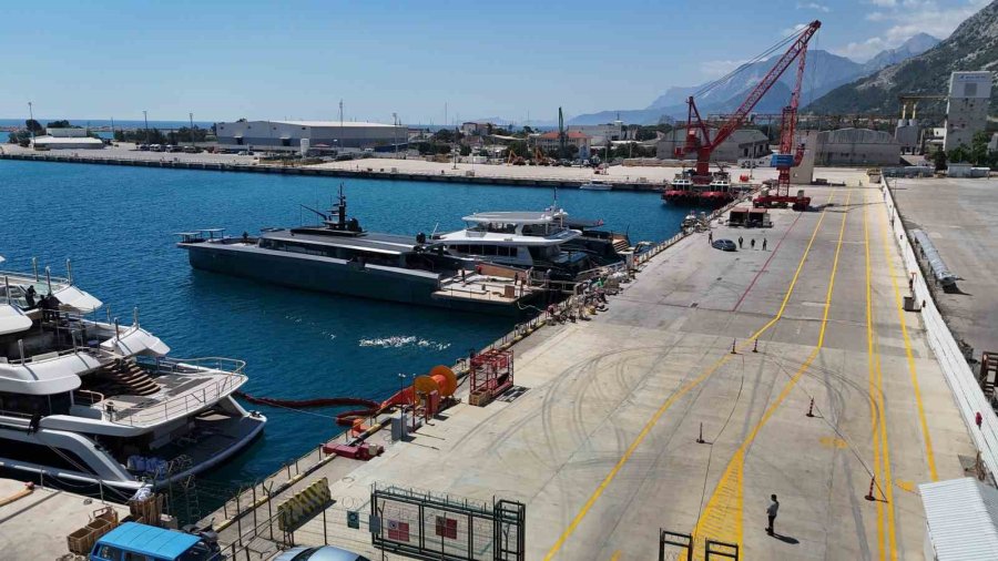 Milyarderlerin Yüzen Sarayları Antalya’da İnşa Ediliyor