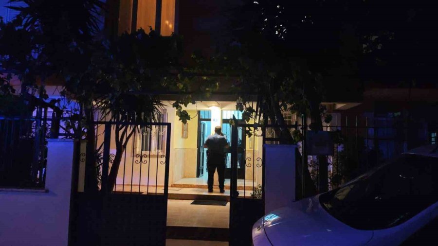 Antalya’da 16 Yaşındaki Çocuk Evde Silahla Vurulmuş Halde Ölü Bulundu
