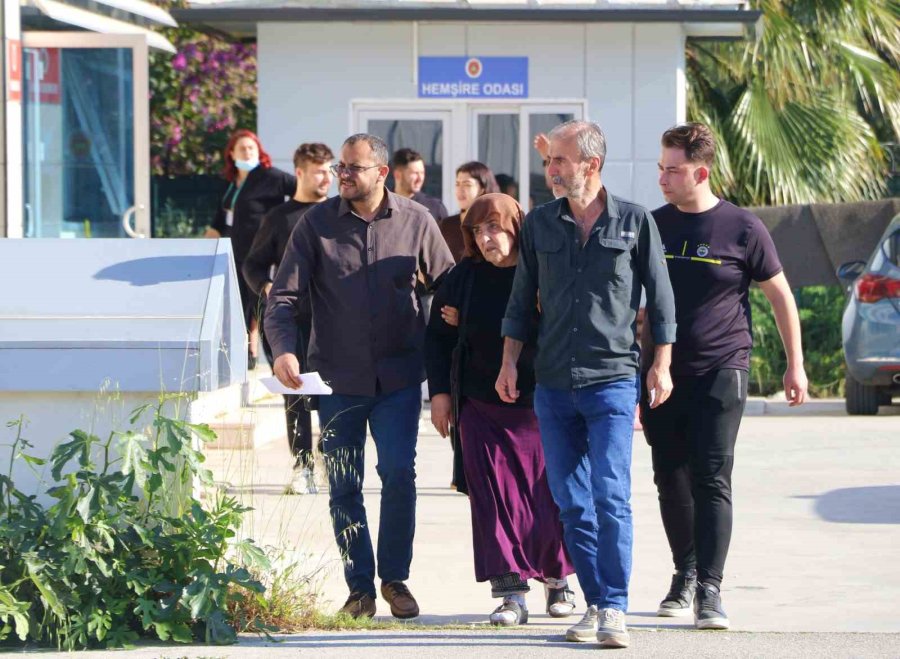 Kübra’yı Hayattan Koparanlar, Sosyal Medya Hesabına Girip Yaşıyor Süsü Vermiş
