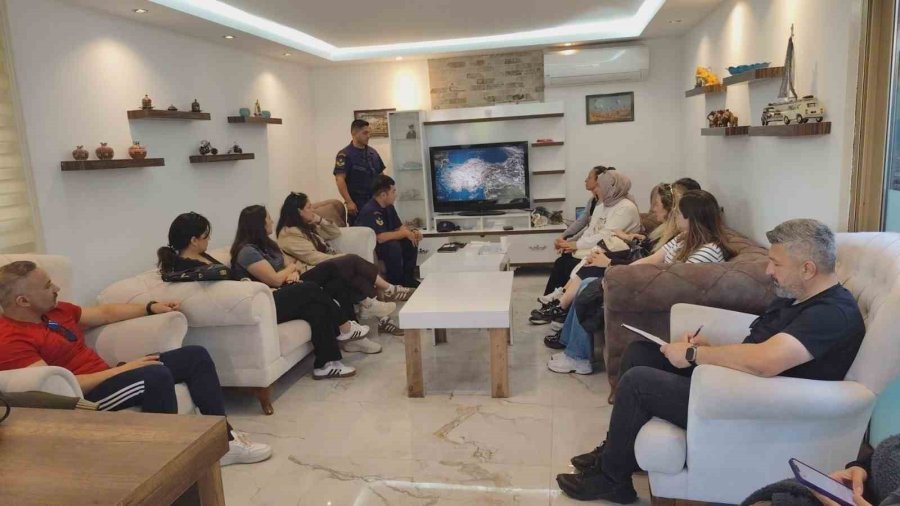 Sahil Güvenlik Komutanlığı’ndan 112 Personeline Tıbbi Tahliye Eğitimi