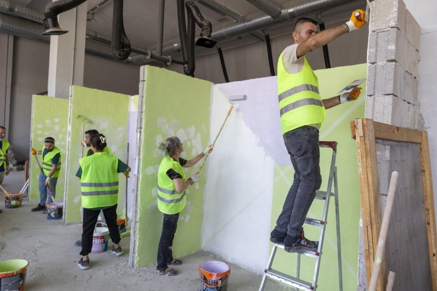 Mersin Büyükşehir Belediyesinden Eğitime Ve İstihdama Destek