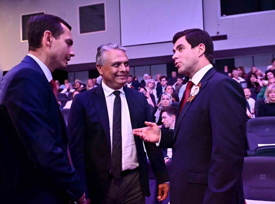 Rusların Zafer Bayramı Muratpaşa’da Kutlandı