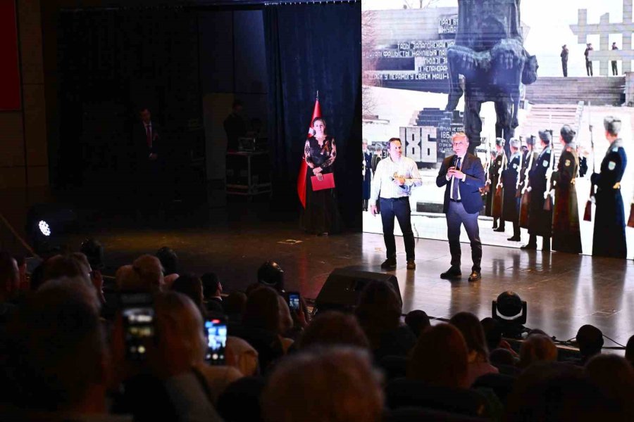 Rusların Zafer Bayramı Muratpaşa’da Kutlandı