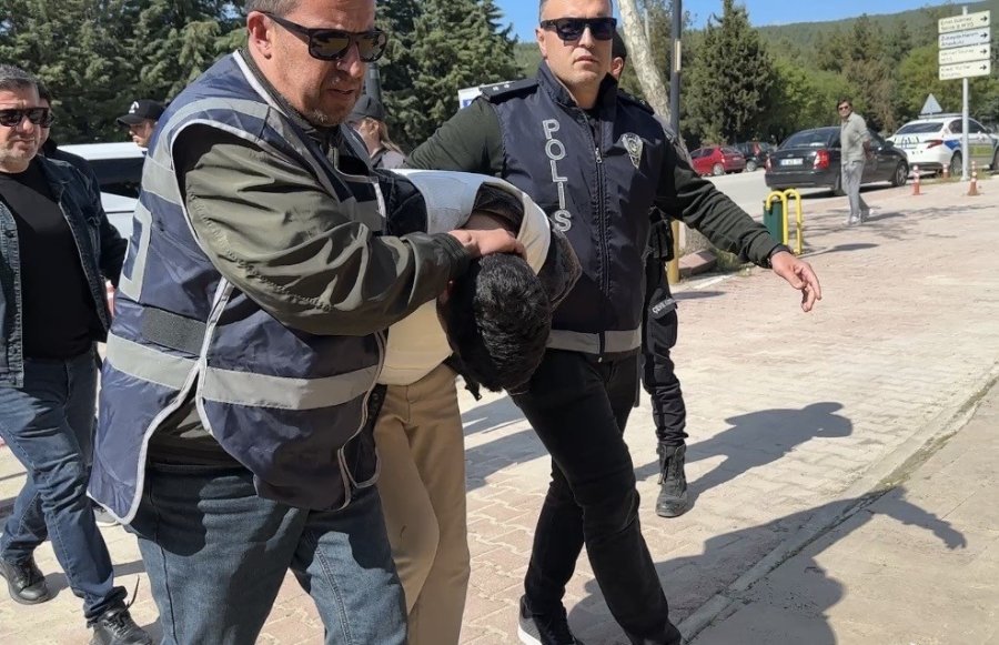 Kübra’yı Hayattan Koparanlar, Sosyal Medya Hesabına Girip Yaşıyor Süsü Vermiş