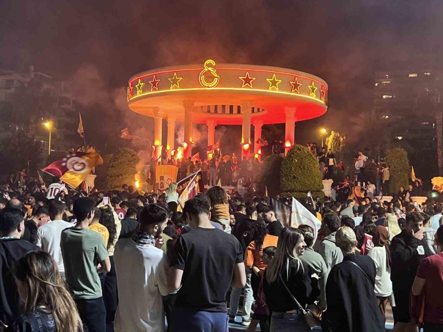 Mersin’de Galatasaray’ın Şampiyonluğu Büyük Coşkuyla Kutlandı