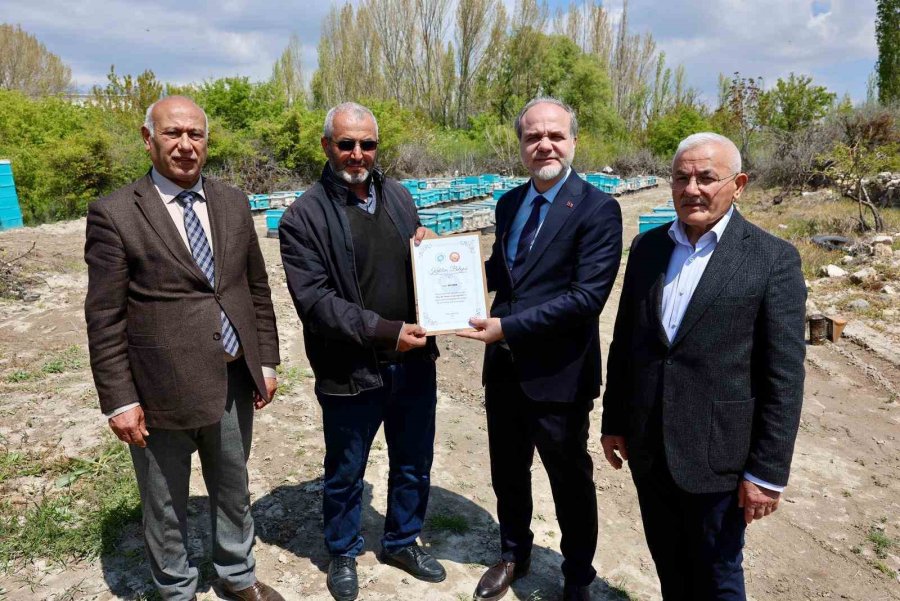 ’ana Arı Yetiştiriciliği Kursu’ Tamamlandı