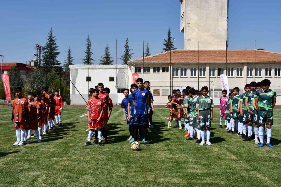 Karaman’da Kırsaldaki Çocuklar Yeşil Sahada Buluştu