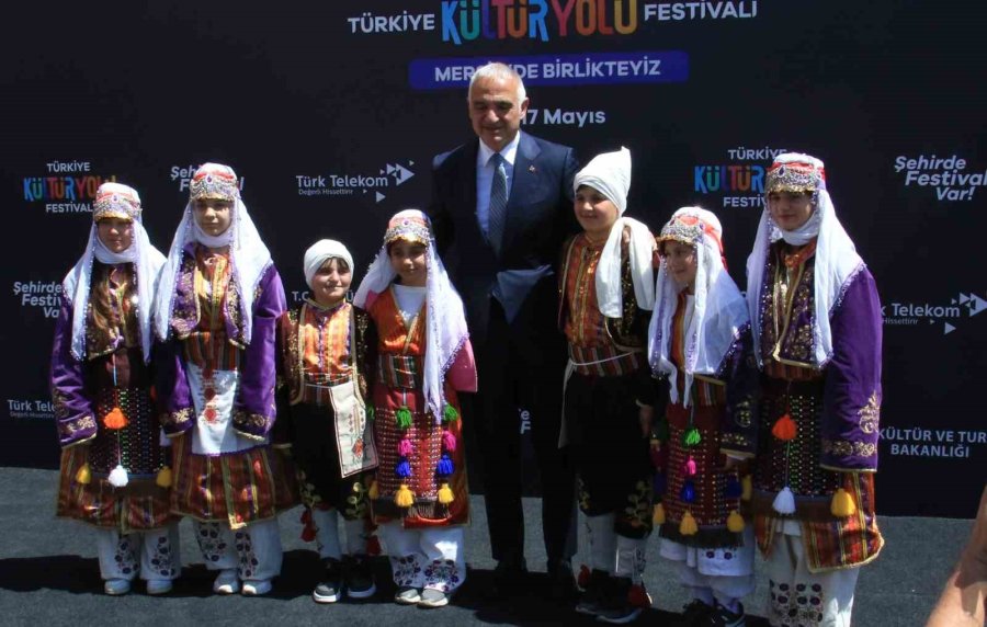 Bakan Ersoy: "mersin, Yaşayan Bir Kültür Hazinesidir"