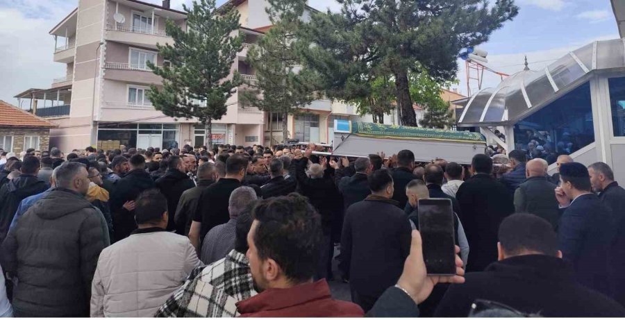 Av Tüfeğiyle Ateş Edilmesi Sonucu Hayatını Kaybetti