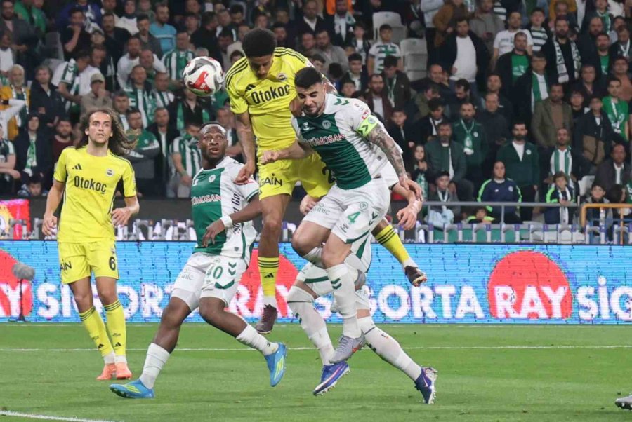 Trendyol Süper Lig: Konyaspor: 0 - Fenerbahçe: 1 (ilk Yarı)