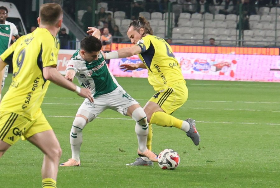 Trendyol Süper Lig: Konyaspor: 0 - Fenerbahçe: 1 (ilk Yarı)