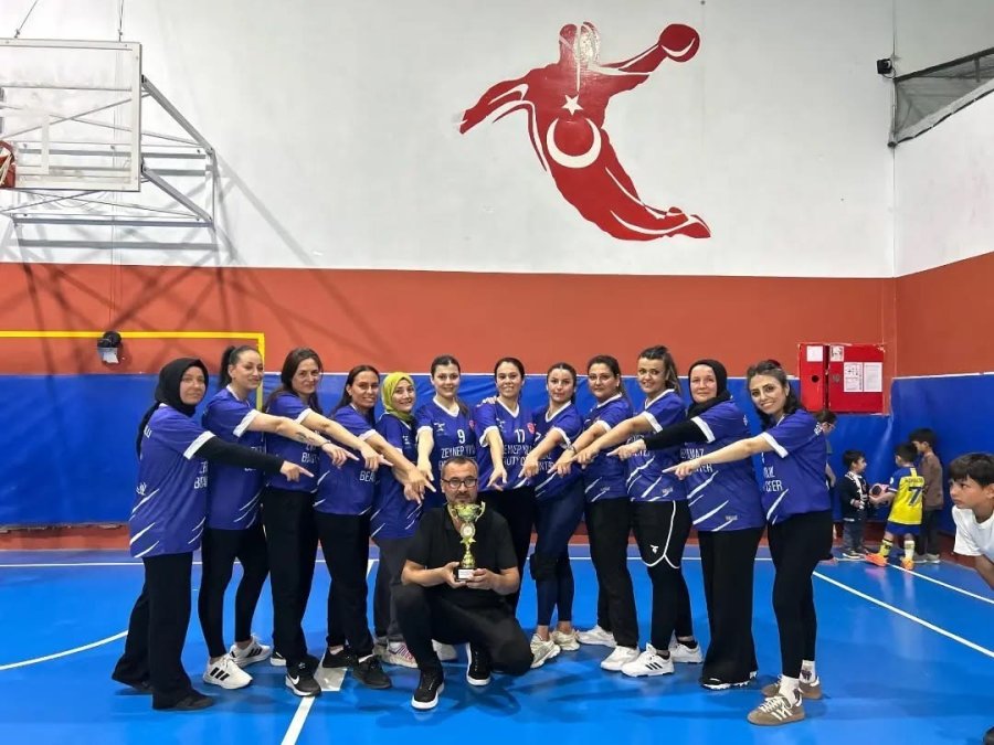 Bozyazı’da "evimin Sultanları Anneler Günü Voleybol Turnuvası" Tamamlandı