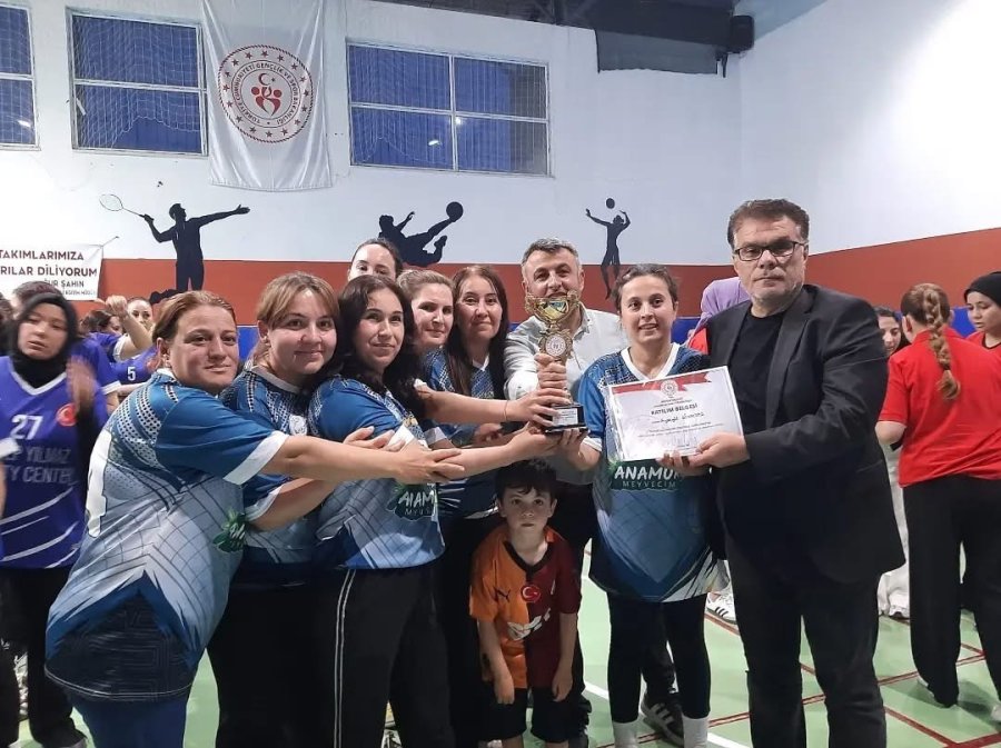 Bozyazı’da "evimin Sultanları Anneler Günü Voleybol Turnuvası" Tamamlandı