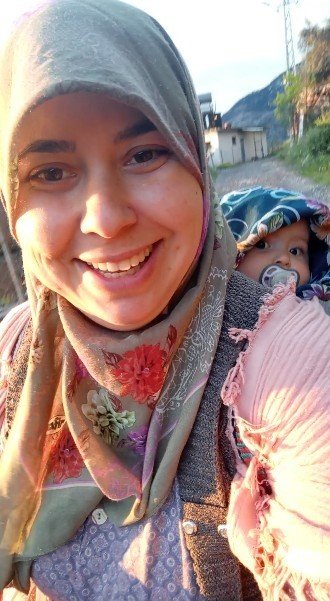 Sosyal Medyayı Sallayan İkili: Anne Ve 7,5 Aylık Kızı İzleyenlerin Yüzünde Tebessüm Bırakıyor