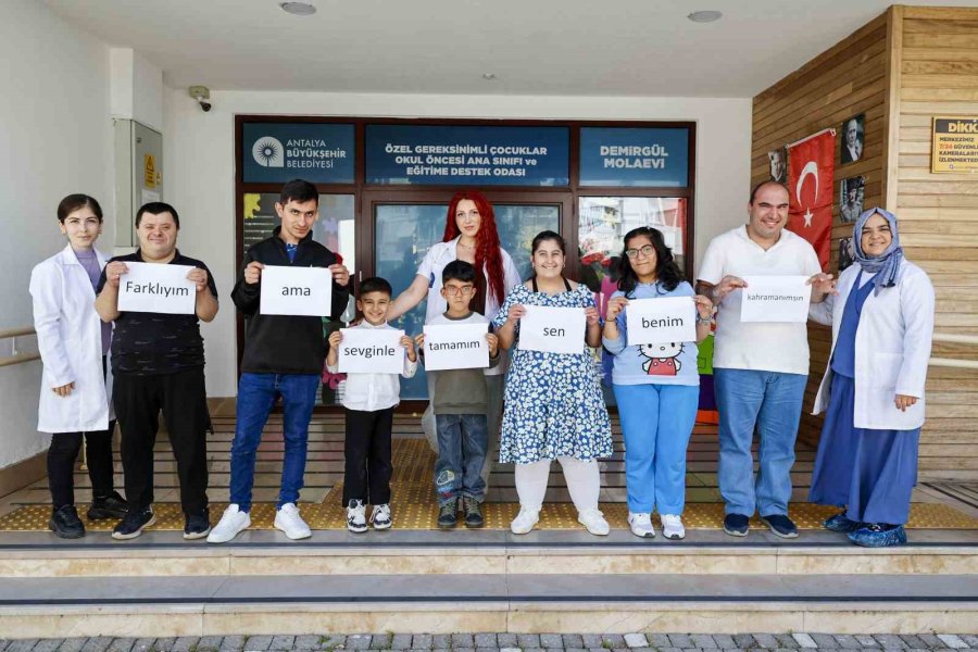 Özel Bireylerden Anneler Günü’ne Anlamlı Sürpriz