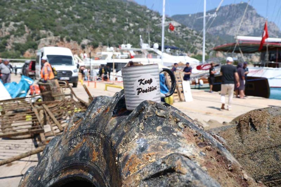 38 Dalgıcın Katıldığı Etkinlikte Denizden Araç Lastiği, Çöp Konteynırı, Akü, Demir Parçaları Çıktı