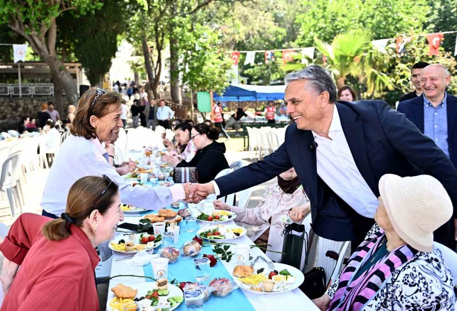 ’vatan Sağ Olsun’ Diyen Şehit Anneleri Unutulmadı