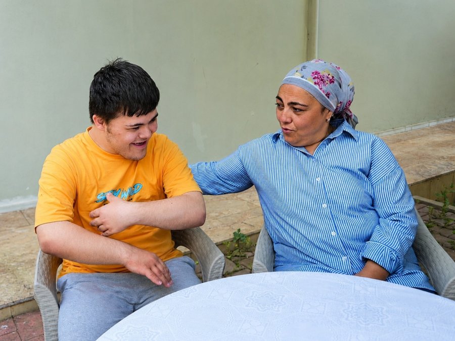 Antalyalı Anne Ömrünü Down Sendromlu Oğluna Adadı: "o Sağ Olsun Bana Yeter"