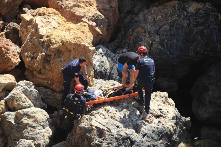 Zıpkınla Balık Avlamak İsterken Falezlerden Düştü, Ekipler Alarma Geçti
