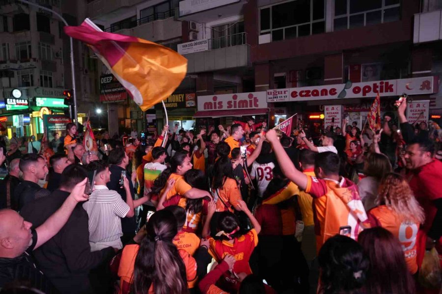 Galatasaray’ın Şampiyonluğu Antalya’da Kutlandı