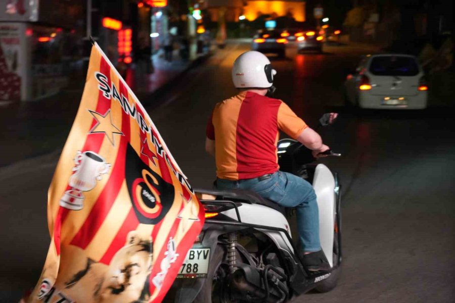 Galatasaray’ın Şampiyonluğu Antalya’da Kutlandı