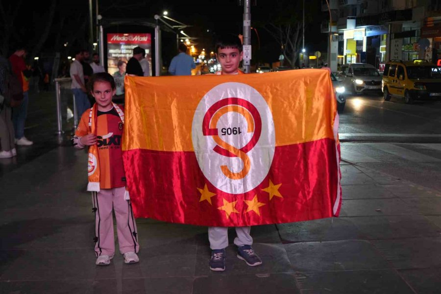 Galatasaray’ın Şampiyonluğu Antalya’da Kutlandı