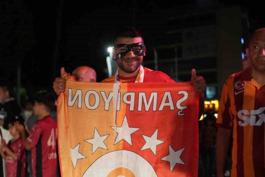 Galatasaray’ın Şampiyonluğu Antalya’da Kutlandı