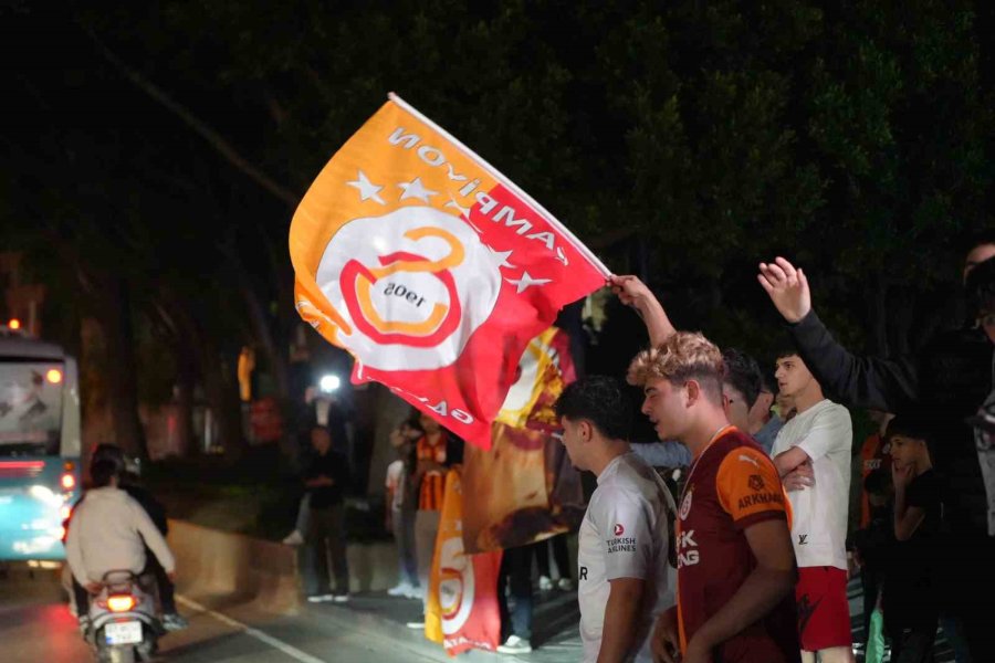 Galatasaray’ın Şampiyonluğu Antalya’da Kutlandı
