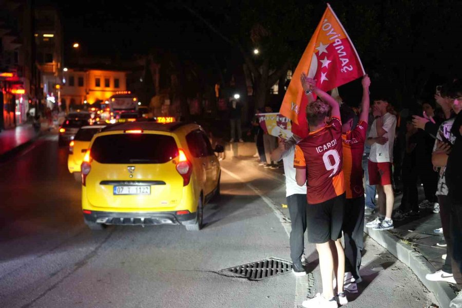 Galatasaray’ın Şampiyonluğu Antalya’da Kutlandı