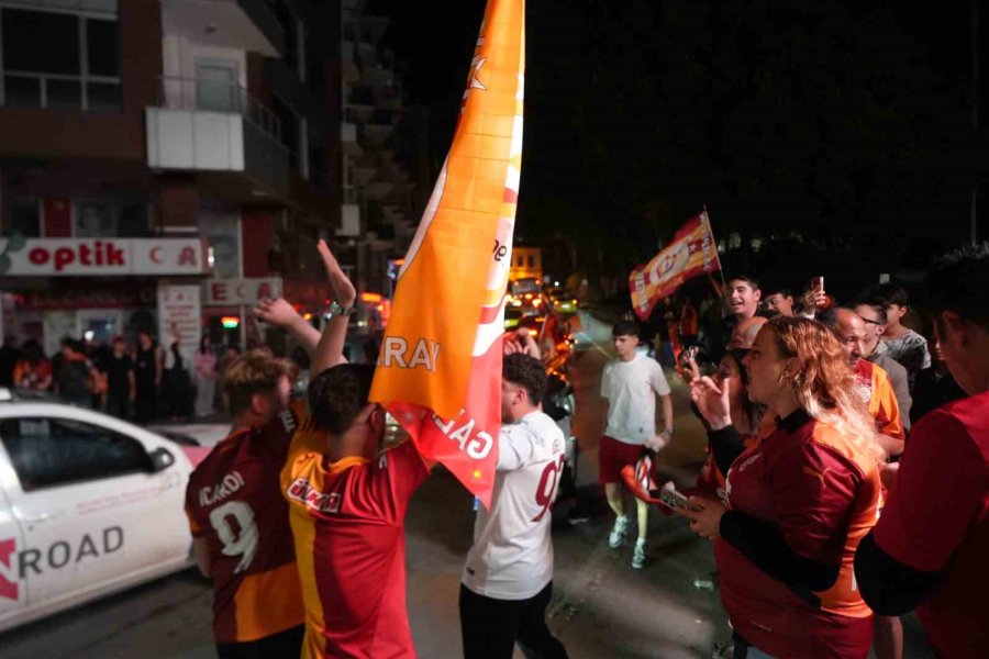 Galatasaray’ın Şampiyonluğu Antalya’da Kutlandı