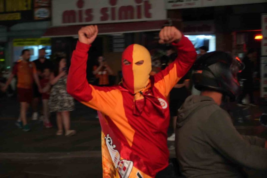 Galatasaray’ın Şampiyonluğu Antalya’da Kutlandı